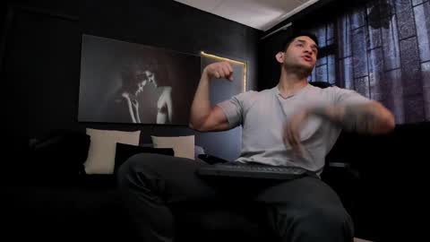 Ricardo online show from 02-10-25, 01:44