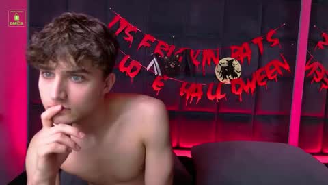 Snapshot of richard_steele_hot chatting on 10-28-25, 03:36 Richard online show from 10-28-25, 03:36