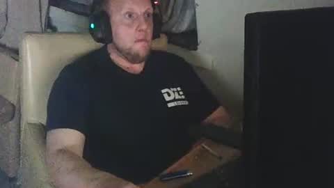 Snapshot of richardd110011 chatting on 05-24-26, 02:05 richardd110011 online show from 05-24-26, 02:05