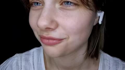 Luna online show from 04-18-26, 07:58