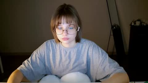 Luna online show from 04-23-26, 06:21