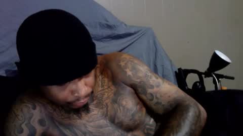 Snapshot of rickavelli chatting on 10-21-25, 04:30 Rick online show from 10-21-25, 04:30