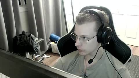 Snapshot of rickgosling chatting on 10-06-25, 09:51 rickgosling online show from 10-06-25, 09:51