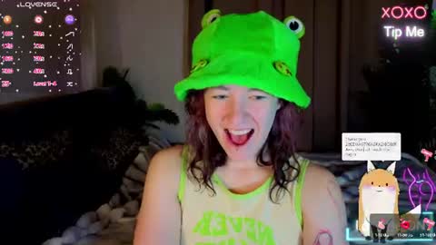 Snapshot of ricki_bloom chatting on 07-15-26, 01:44 Ricki online show from 07-15-26, 01:44