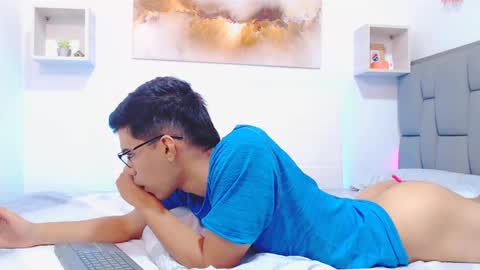 Snapshot of rickii_hot chatting on 09-11-25, 07:03 Ricki online show from 09-11-25, 07:03