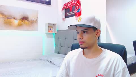 Snapshot of rickii_hot chatting on 02-27-26, 06:52 Ricki online show from 02-27-26, 06:52