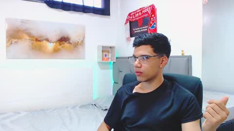 Snapshot of rickii_hot chatting on 04-01-26, 04:37 Ricki online show from 04-01-26, 04:37