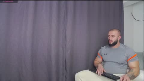 Snapshot of rickymiami1 chatting on 11-17-25, 06:46 rickymiami1 online show from 11-17-25, 06:46