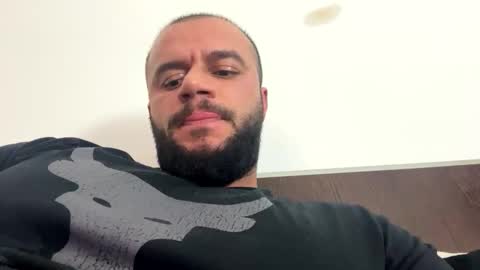 Snapshot of rickymiami1 chatting on 11-19-25, 08:42 rickymiami1 online show from 11-19-25, 08:42