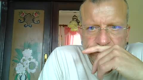 Snapshot of ricogumpi chatting on 06-17-26, 11:12 ricogumpi online show from 06-17-26, 11:12
