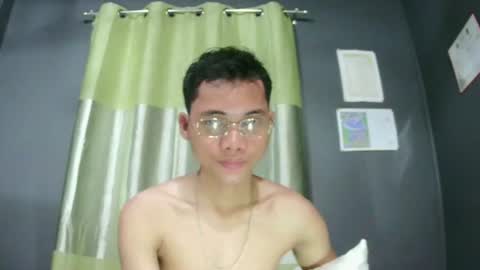 Snapshot of rignerhorn chatting on 07-29-26, 10:24 Rignerhorn online show from 07-29-26, 10:24
