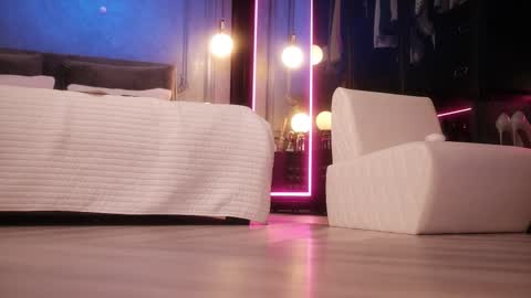    if you wanna buy smth stockingsph etc  custom videos or pics  online show from 10-11-25, 10:47