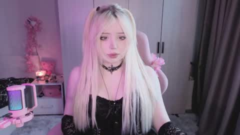 Sofia online show from 06-25-26, 07:35