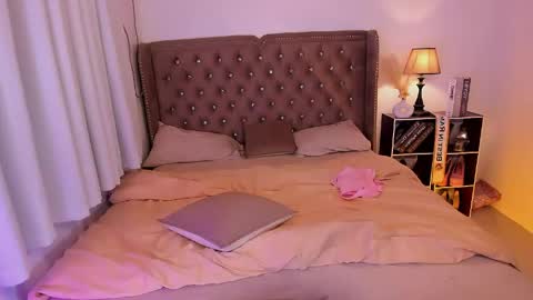 Riley online show from 04-28-26, 02:27