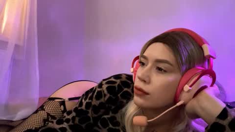 Emily online show from 10-01-25, 06:19