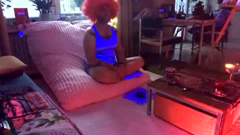 Snapshot of riod_rainforest_1983 chatting on 04-03-26, 05:55 Rotrigo online show from 04-03-26, 05:55