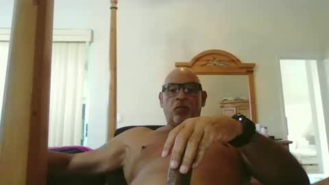 Snapshot of rionel chatting on 11-04-25, 06:51 RioNel online show from 11-04-25, 06:51