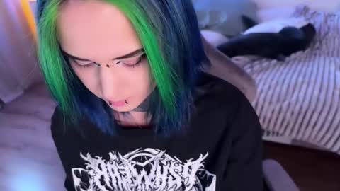   DianaBrite            fansl y online show from 10-05-25, 12:36