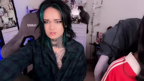   DianaBrite            fansl y online show from 07-04-26, 10:10