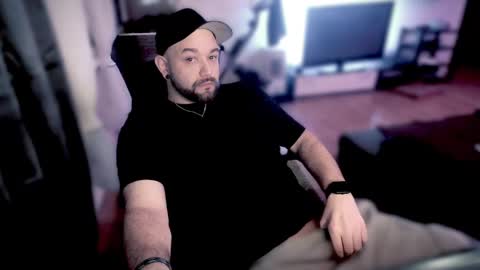 Snapshot of riptid3_ chatting on 02-01-25, 04:22 Ask Me online show from 02-01-25, 04:22