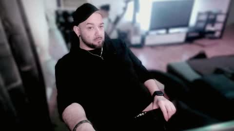 Snapshot of riptid3_ chatting on 02-18-25, 03:54 Ask Me online show from 02-18-25, 03:54