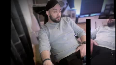 Snapshot of riptid3_ chatting on 03-02-25, 08:48 Ask Me online show from 03-02-25, 08:48