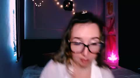 Snapshot of riri_rich chatting on 11-08-25, 05:18 Rita online show from 11-08-25, 05:18