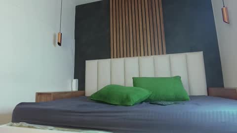 Snapshot of ririibrunette__ chatting on 02-12-26, 08:15 RIRI online show from 02-12-26, 08:15