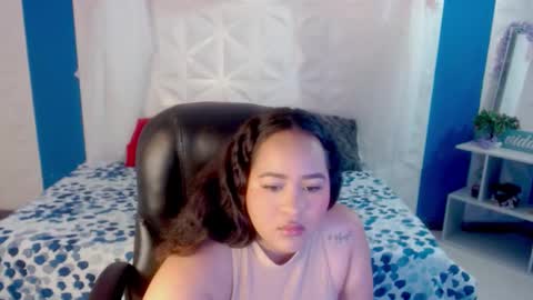Snapshot of ririlennox chatting on 10-16-25, 11:55 Rihanna online show from 10-16-25, 11:55