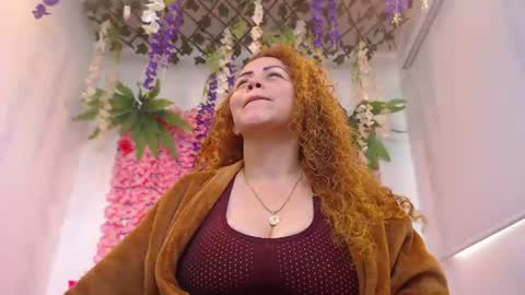 Snapshot of risitos_de_oro_ chatting on 06-15-26, 06:21 Risitos De Oro online show from 06-15-26, 06:21