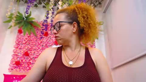 Snapshot of risitos_de_oro_ chatting on 06-30-26, 10:38 Risitos De Oro online show from 06-30-26, 10:38