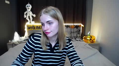Snapshot of ritakiskis chatting on 10-19-25, 07:03 ritakiskis online show from 10-19-25, 07:03