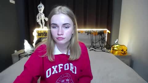 Snapshot of ritakiskis chatting on 10-28-25, 09:17 ritakiskis online show from 10-28-25, 09:17