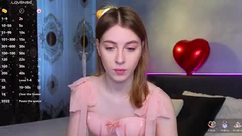Snapshot of river_flowerr chatting on 02-09-26, 04:05 Miley online show from 02-09-26, 04:05