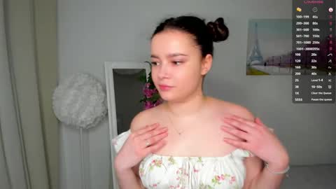 Snapshot of rizz_caprice chatting on 03-08-26, 08:01 Lilly online show from 03-08-26, 08:01