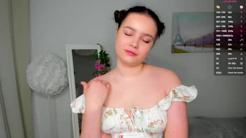 Snapshot of rizz_caprice chatting on 03-09-26, 08:13 Lilly online show from 03-09-26, 08:13