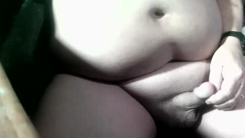 Snapshot of rjbear1 chatting on 12-18-25, 04:35 RJ online show from 12-18-25, 04:35