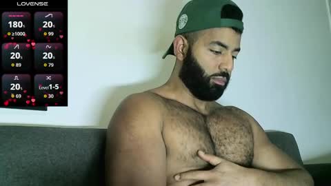 SebasRoa online show from 04-17-26, 06:11