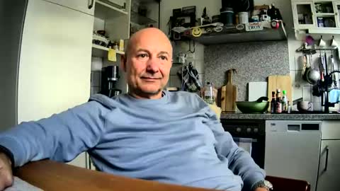 Snapshot of roadrunnerger chatting on 10-11-25, 03:32 roadrunnerger online show from 10-11-25, 03:32