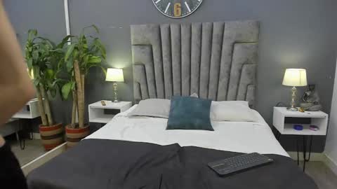 Roan Birkin online show from 02-01-25, 07:23