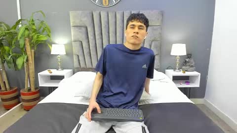 Roan Birkin online show from 02-02-25, 07:14