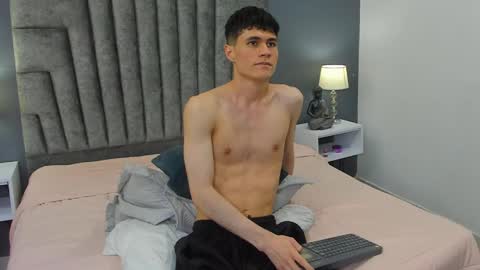 Roan Birkin online show from 02-13-25, 01:29