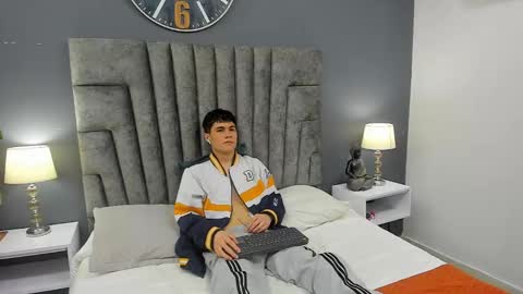 Roan Birkin online show from 02-24-25, 07:41