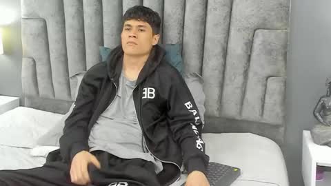 Roan Birkin online show from 03-05-25, 01:52