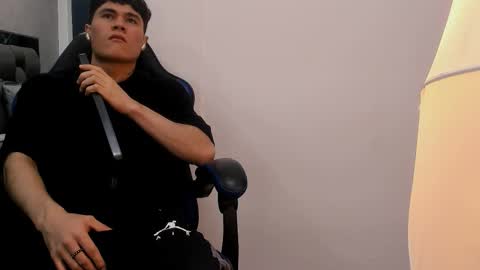 Roan Birkin online show from 10-23-25, 07:23