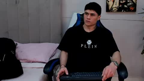 Roan Birkin online show from 06-14-26, 07:27