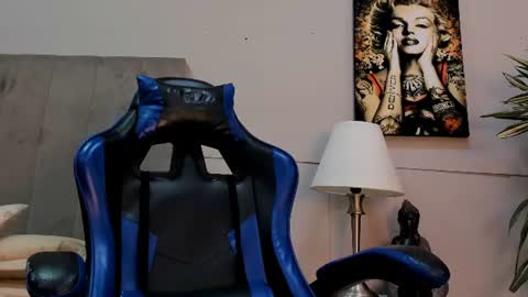 Roan Birkin online show from 06-16-26, 07:27