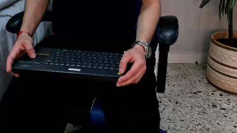 Roan Birkin online show from 06-28-26, 07:20
