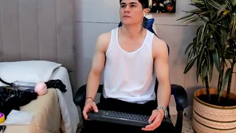 Roan Birkin online show from 07-22-26, 07:27