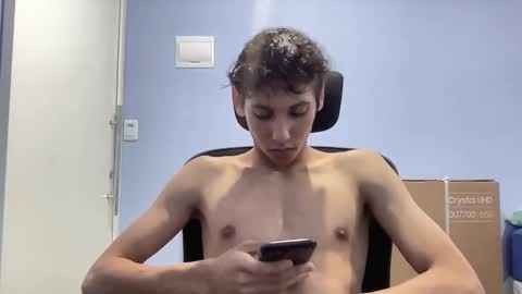 Snapshot of roandry909974 chatting on 12-11-24, 01:15 roandry909974 online show from 12-11-24, 01:15